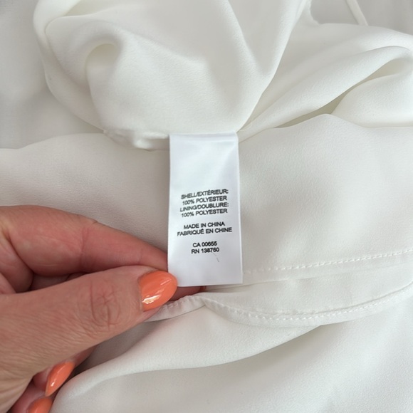 RW&Co Sleeveless V-neck Blouse - Picture 5 of 7